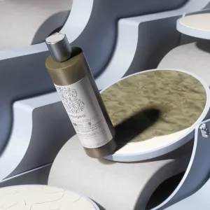 Briogeo: Megastrength+ Reveal, 3D animation by Lioncolony