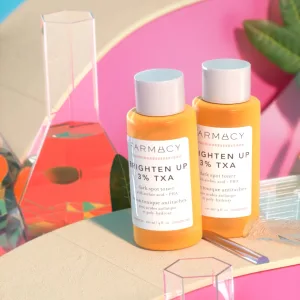 Farmacy: TXA Toner, 3D animation by Lioncolony